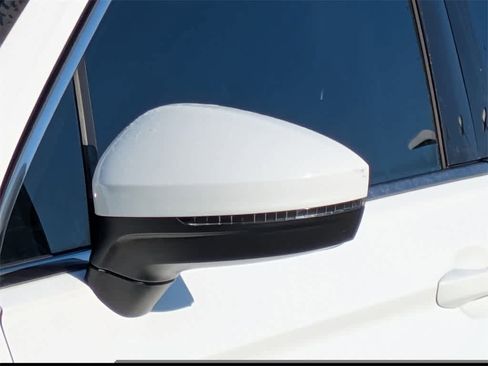 Used 2021 Volkswagen Tiguan SE w/ Panoramic Sunroof Package image 11