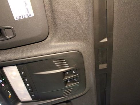 Used 2018 Chevrolet Cruze Premier FWD image 28