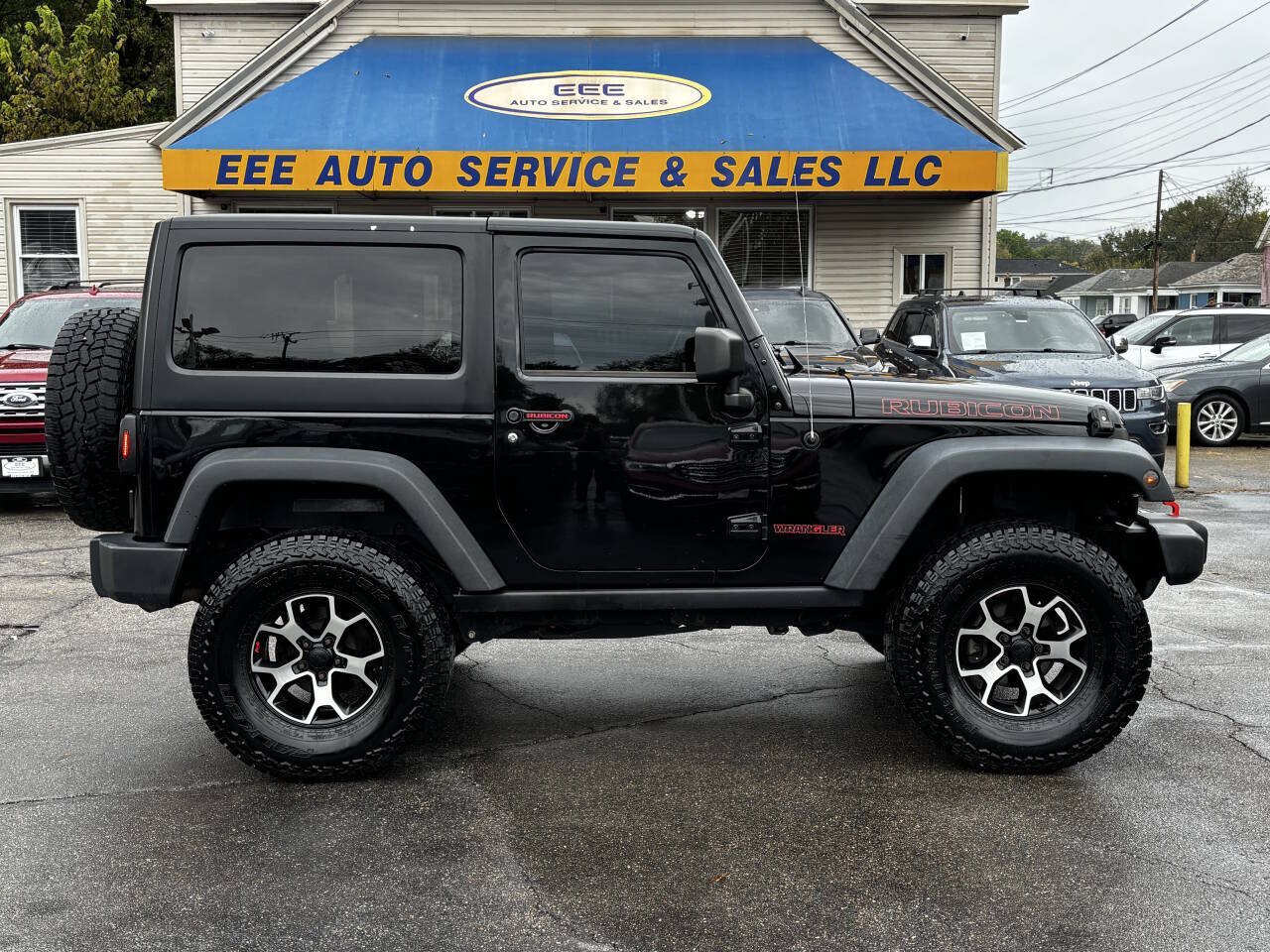 Used 2017 Jeep Wrangler Rubicon w/ Power Convenience Group AWD/4WD image 1