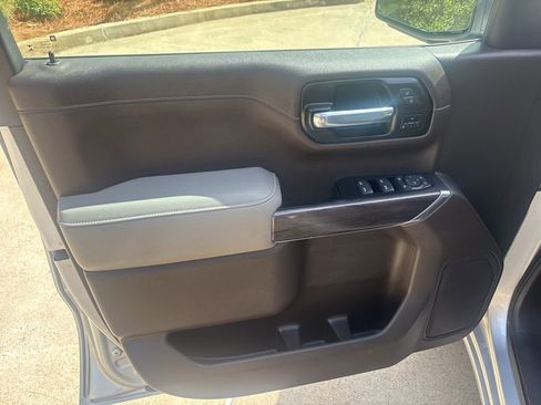 Used 2022 Chevrolet Silverado 1500 LTZ image 32