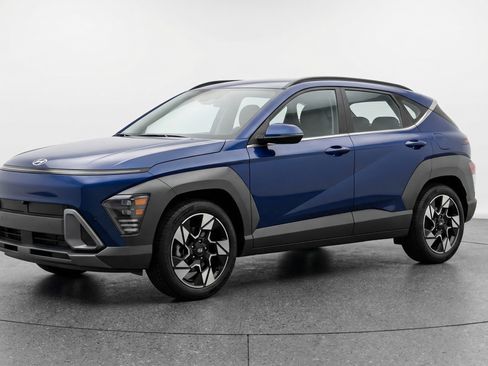 Used 2025 Hyundai Kona SEL image 3