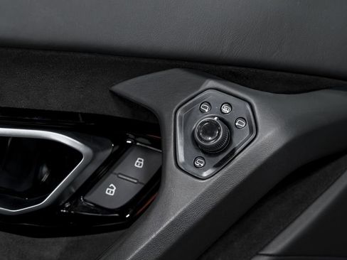 Used 2023 Lamborghini Huracan EVO image 10