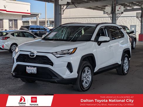 Certified 2025 Toyota RAV4 XLE AWD/4WD image 1