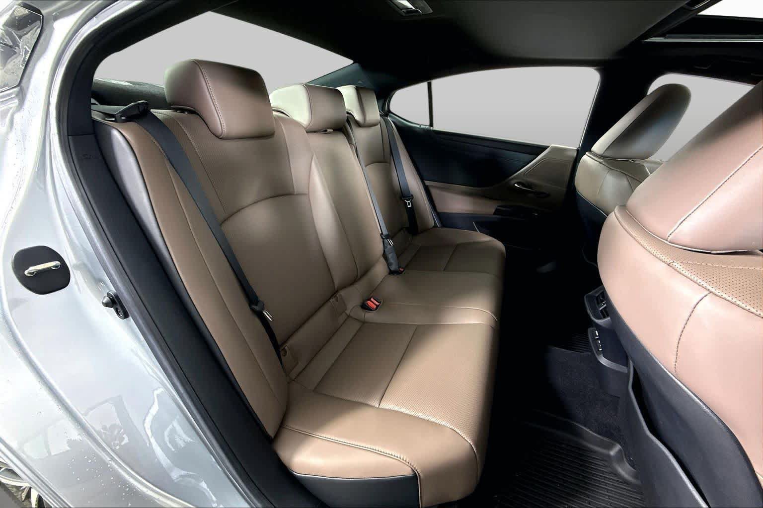 Used 2025 Lexus ES 350 w/ Premium Package FWD image 19