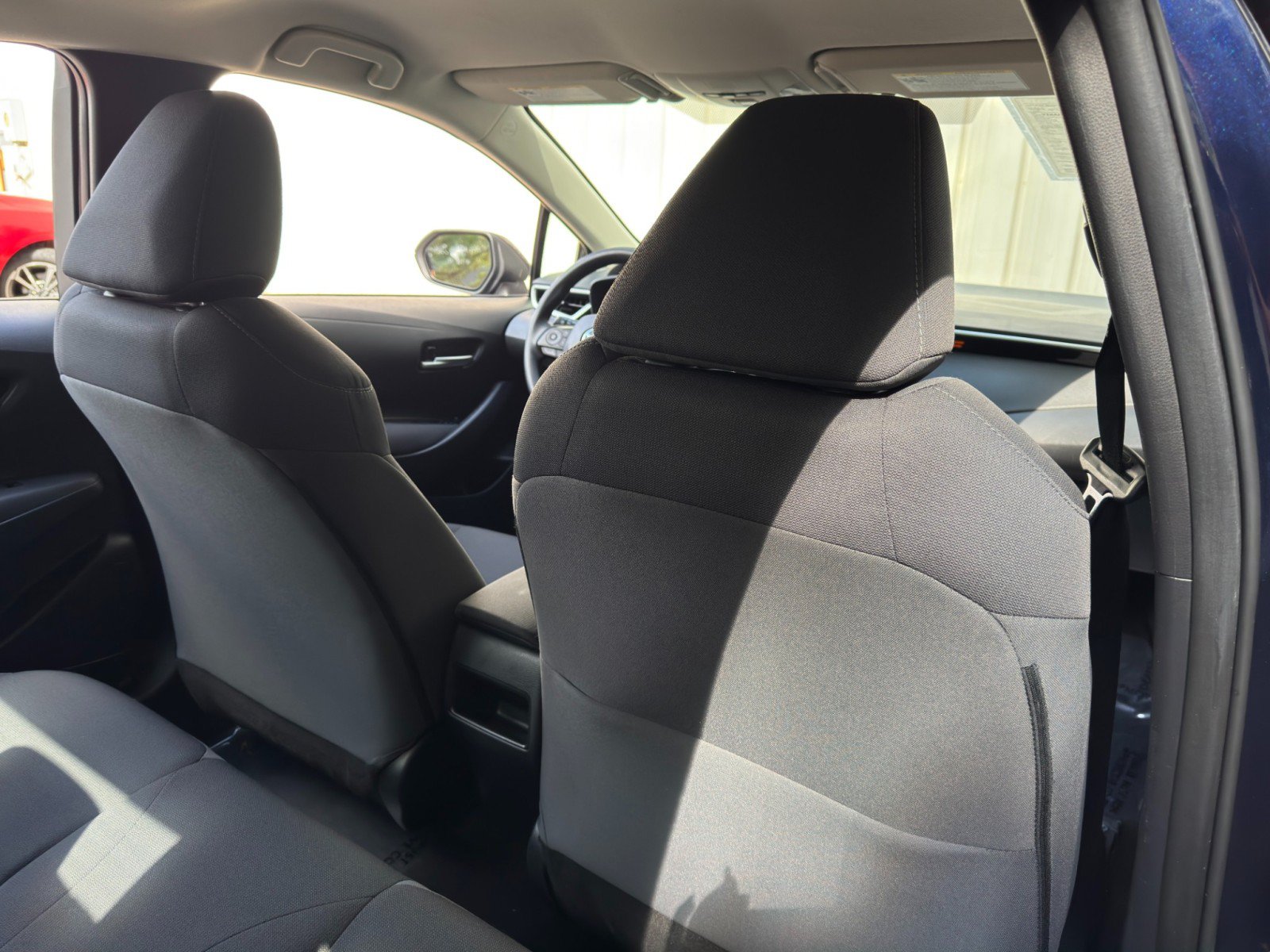 Used 2021 Toyota Corolla LE FWD image 29