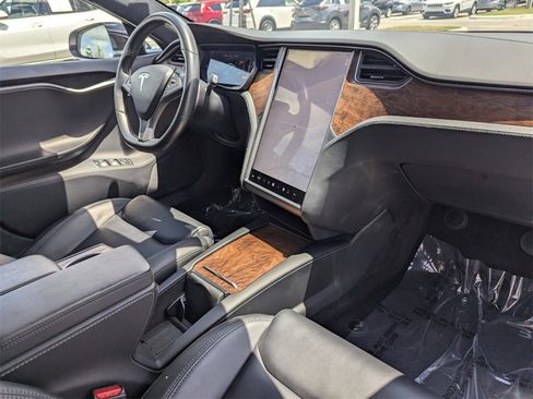 Used 2021 Tesla Model S Long Range Plus image 9