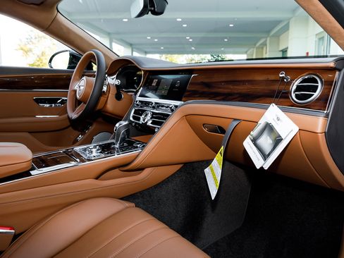 New 2026 Bentley Flying Spur Plug-In Hybrid image 39