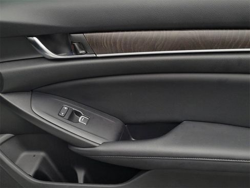 Used 2021 Honda Accord EX-L image 12