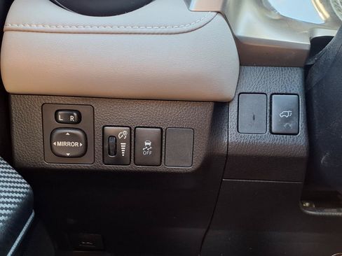 Used 2014 Toyota RAV4 Limited FWD image 14