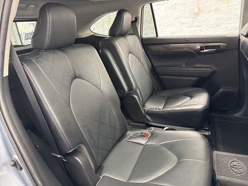 Used 2023 Toyota Highlander Platinum image 46