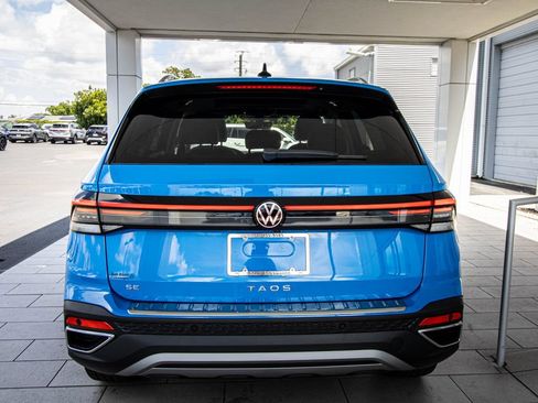 New 2026 Volkswagen Taos SE FWD image 18