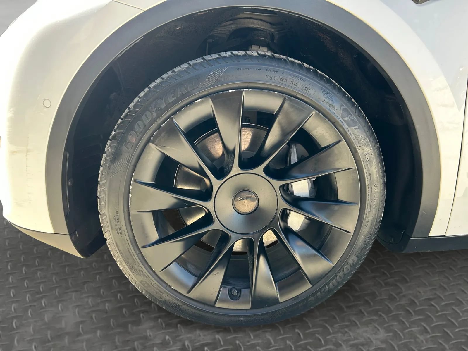Used 2021 Tesla Model Y Long Range AWD/4WD image 9