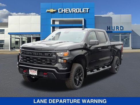 New 2026 Chevrolet Silverado 1500 Custom Trail Boss w/ LPO, Dark Essentials Package AWD/4WD image 8