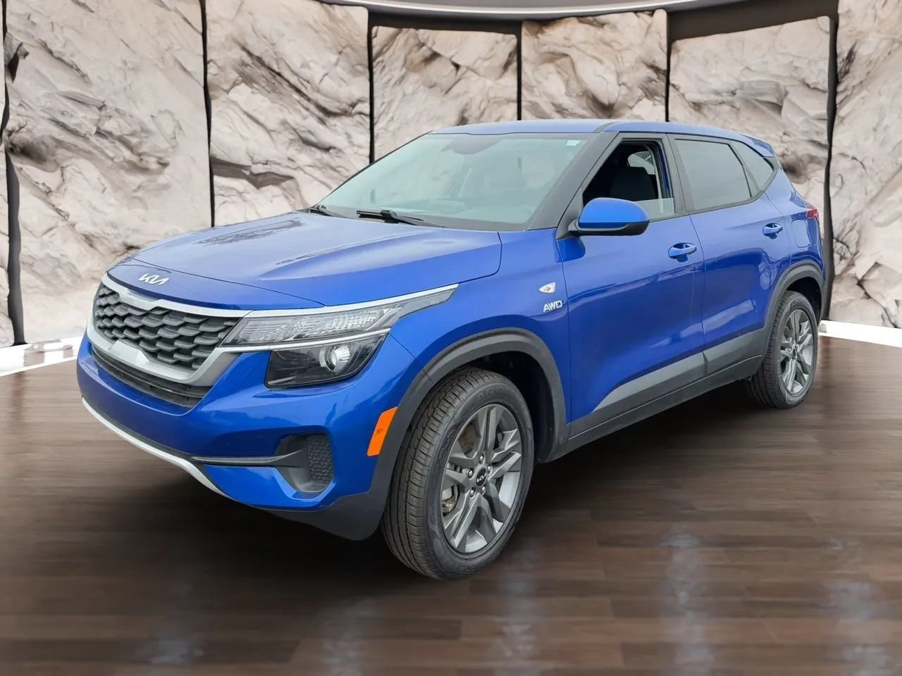 Used 2023 Kia Seltos LX AWD/4WD image 1