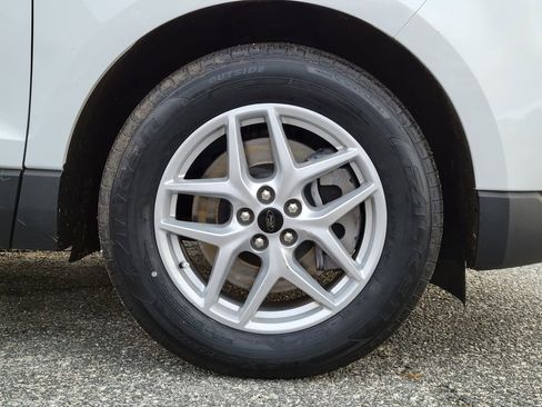 Certified 2024 Ford Edge SEL image 11