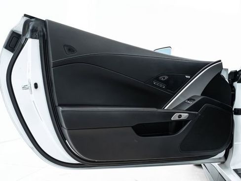 Used 2016 Chevrolet Corvette Z06 w/ 2LZ Preferred Equipment Group image 18