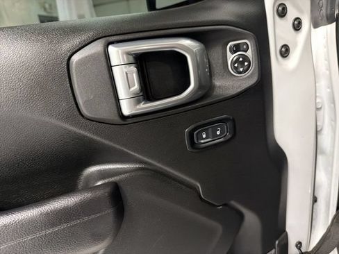 Used 2024 Jeep Wrangler Unlimited Sport AWD/4WD image 21