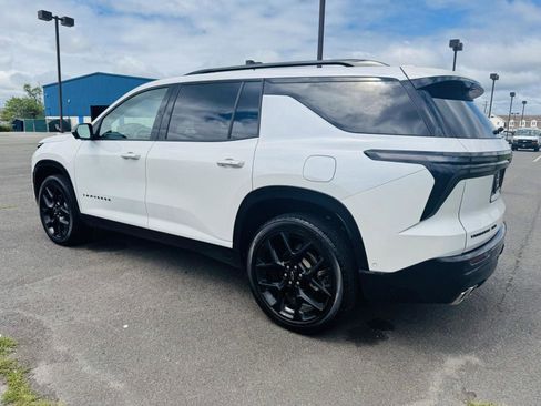 Used 2024 Chevrolet Traverse RS w/ LPO, Floor Liner Package image 5