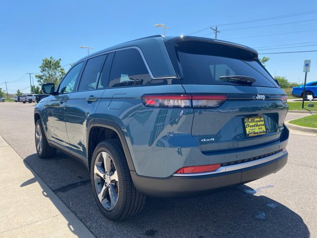 Used 2026 Jeep Grand Cherokee Limited w/ Trailer Tow Package AWD/4WD image 6