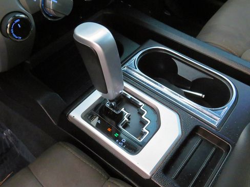 Used 2018 Toyota Tundra SR5 image 30