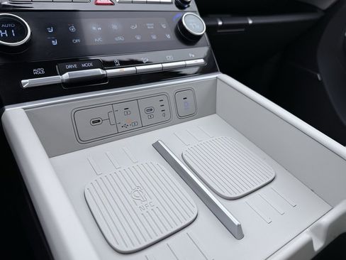 Used 2024 Hyundai Santa Fe Limited image 19