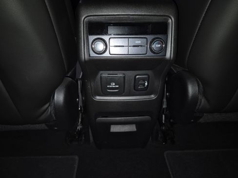 Used 2017 GMC Acadia SLT AWD/4WD image 23