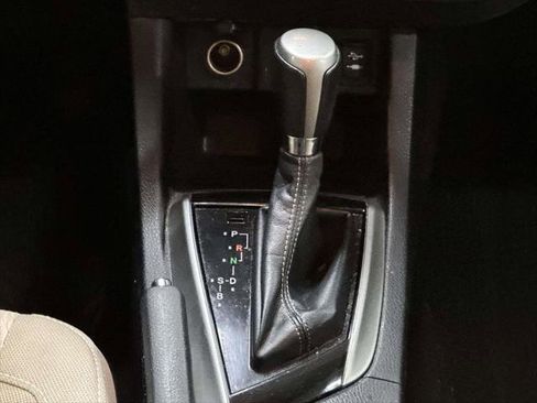 Used 2015 Toyota Corolla LE FWD image 19