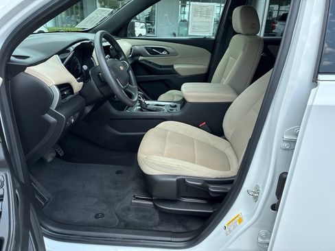 Used 2022 Chevrolet Traverse LS FWD image 20