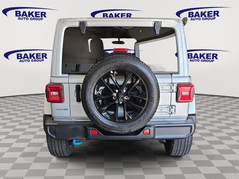 Used 2023 Jeep Wrangler Unlimited Sahara w/ Cold Weather Group AWD/4WD image 6
