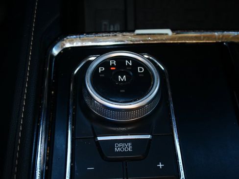 Used 2023 Ford Expedition Max XLT image 19