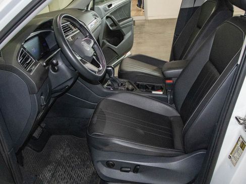 Used 2022 Volkswagen Tiguan SE image 7