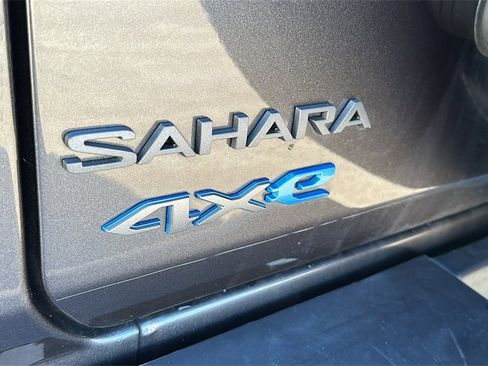 Used 2025 Jeep Wrangler Unlimited Sahara image 11