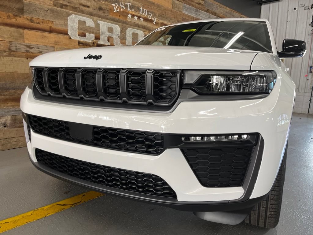 New 2026 Jeep Grand Cherokee Limited w/ Limited Altitude Package AWD/4WD image 38