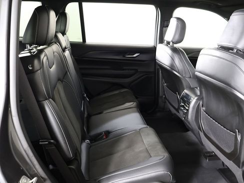 Used 2023 Jeep Grand Cherokee L Laredo AWD/4WD image 36