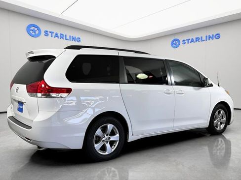 Used 2013 Toyota Sienna LE FWD image 9