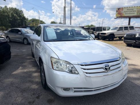 Used 2005 Toyota Avalon Limited FWD image 3
