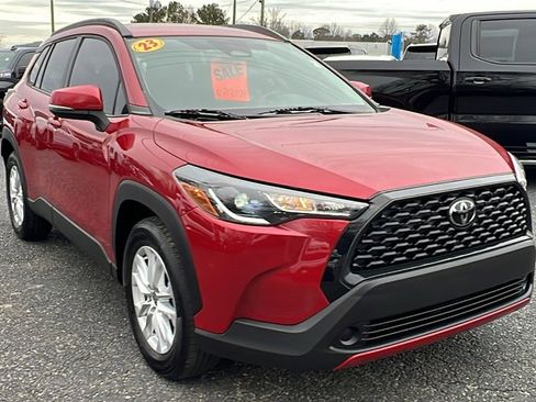 Used 2023 Toyota Corolla Cross LE image 3