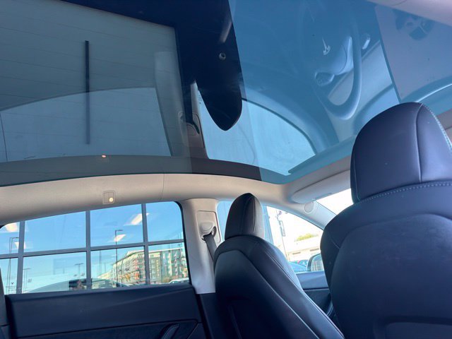 Used 2022 Tesla Model Y Long Range AWD/4WD image 16