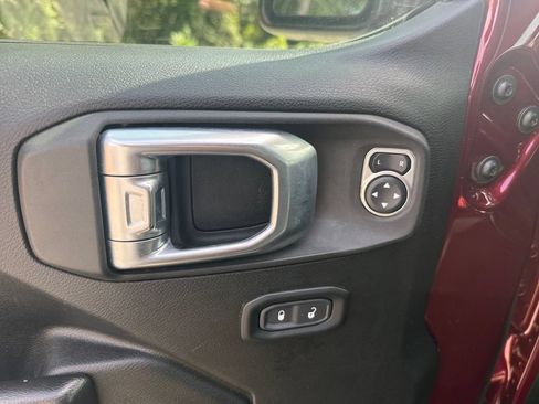 Used 2021 Jeep Wrangler Sport AWD/4WD image 19