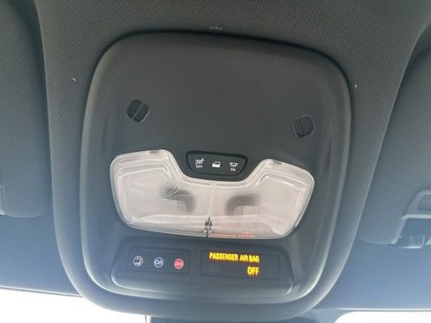 Used 2024 Chevrolet TrailBlazer RS w/ Convenience Package image 28