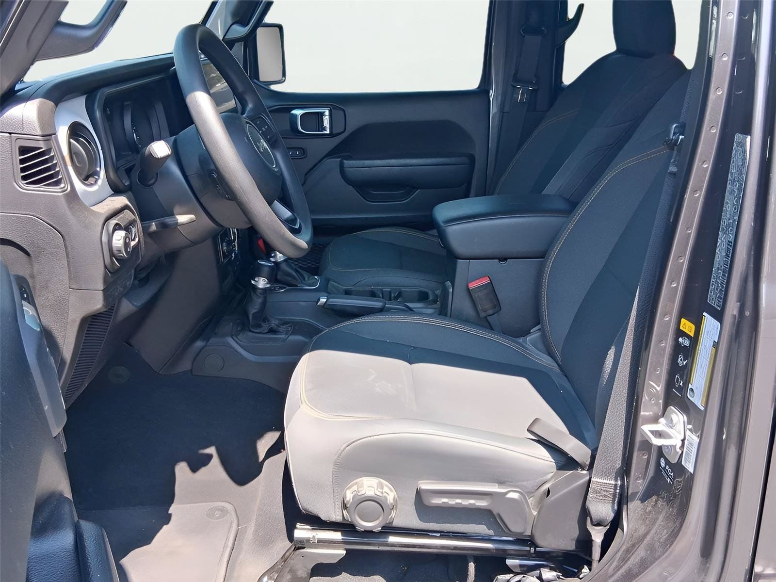 Used 2025 Jeep Gladiator Sport AWD/4WD image 15