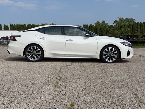 Used 2023 Nissan Maxima Platinum FWD image 2
