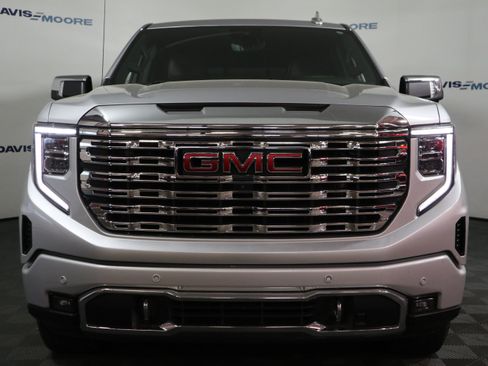 Used 2022 GMC Sierra 1500 Denali w/ Technology Package AWD/4WD image 12