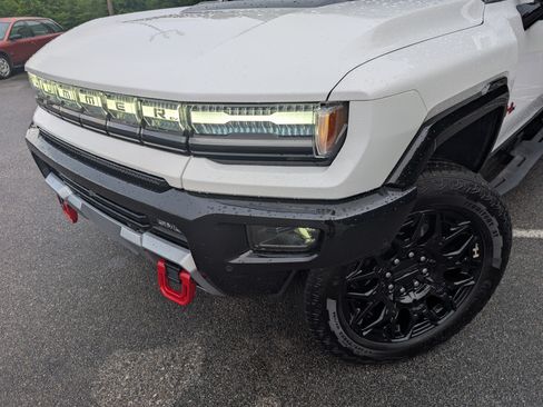 Used 2025 GMC Hummer EV 2X w/ LPO, Sport Package AWD/4WD image 13