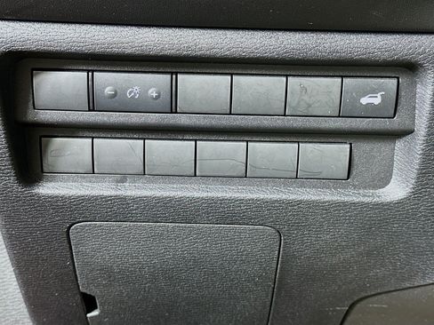 Used 2024 Mitsubishi Outlander SE FWD image 17