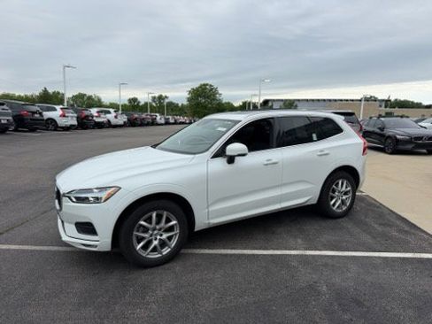 Used 2021 Volvo XC60 T5 Momentum w/ Protection Package Premier AWD/4WD image 6