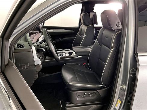 Used 2025 Cadillac Escalade Premium Luxury image 37