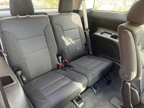 Certified 2023 GMC Acadia SLE w/ Driver Convenience Package image 11