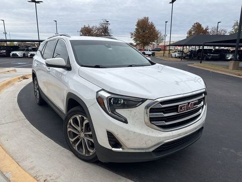 Used 2020 GMC Terrain SLT w/ Preferred Package image 3