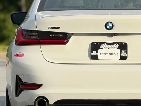 Used 2021 BMW 330i xDrive Sedan w/ Premium Package AWD/4WD image 17